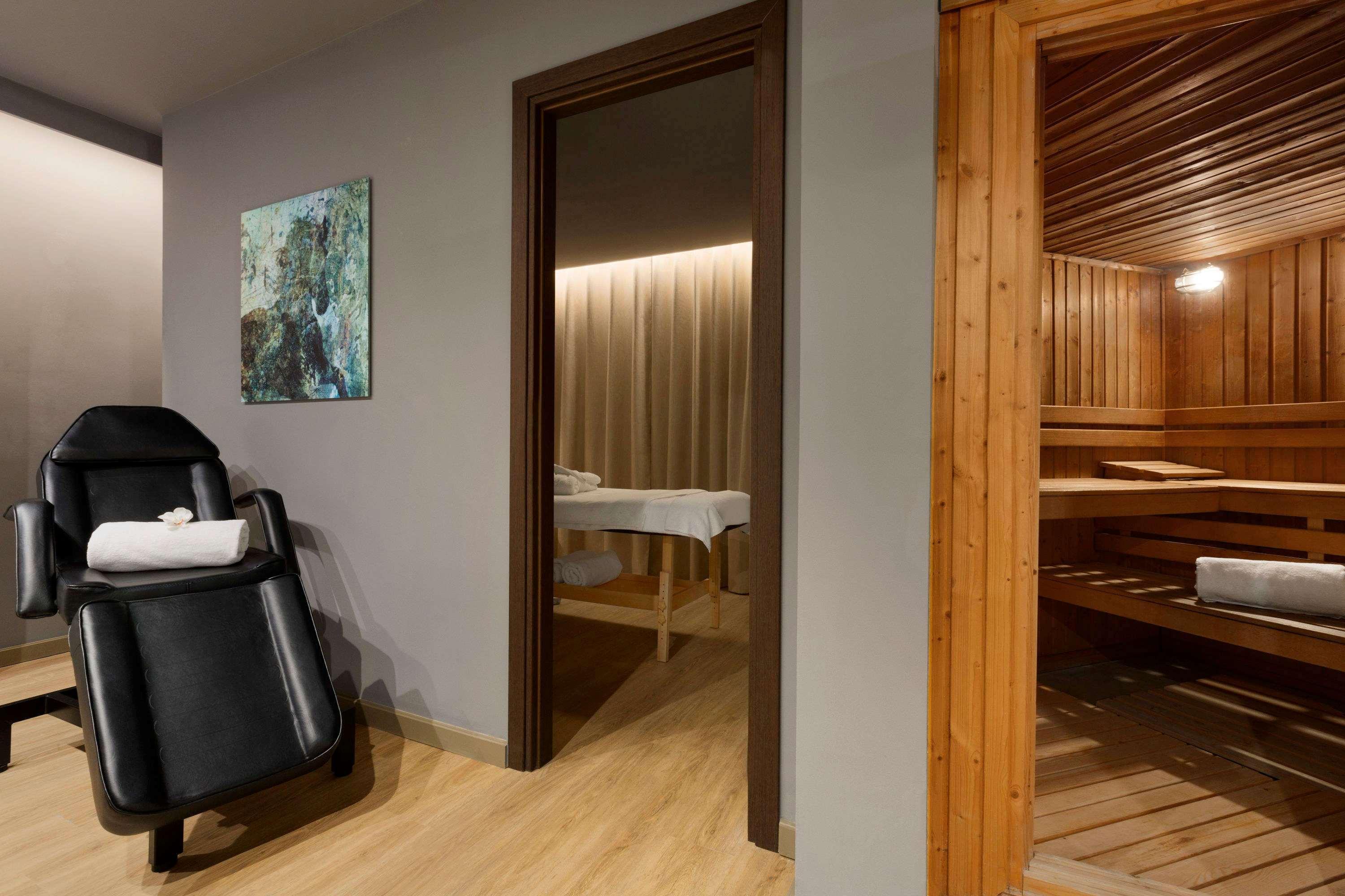 فندق ويندهام جراند أثينا المظهر الخارجي الصورة Spa facilities at the hotel