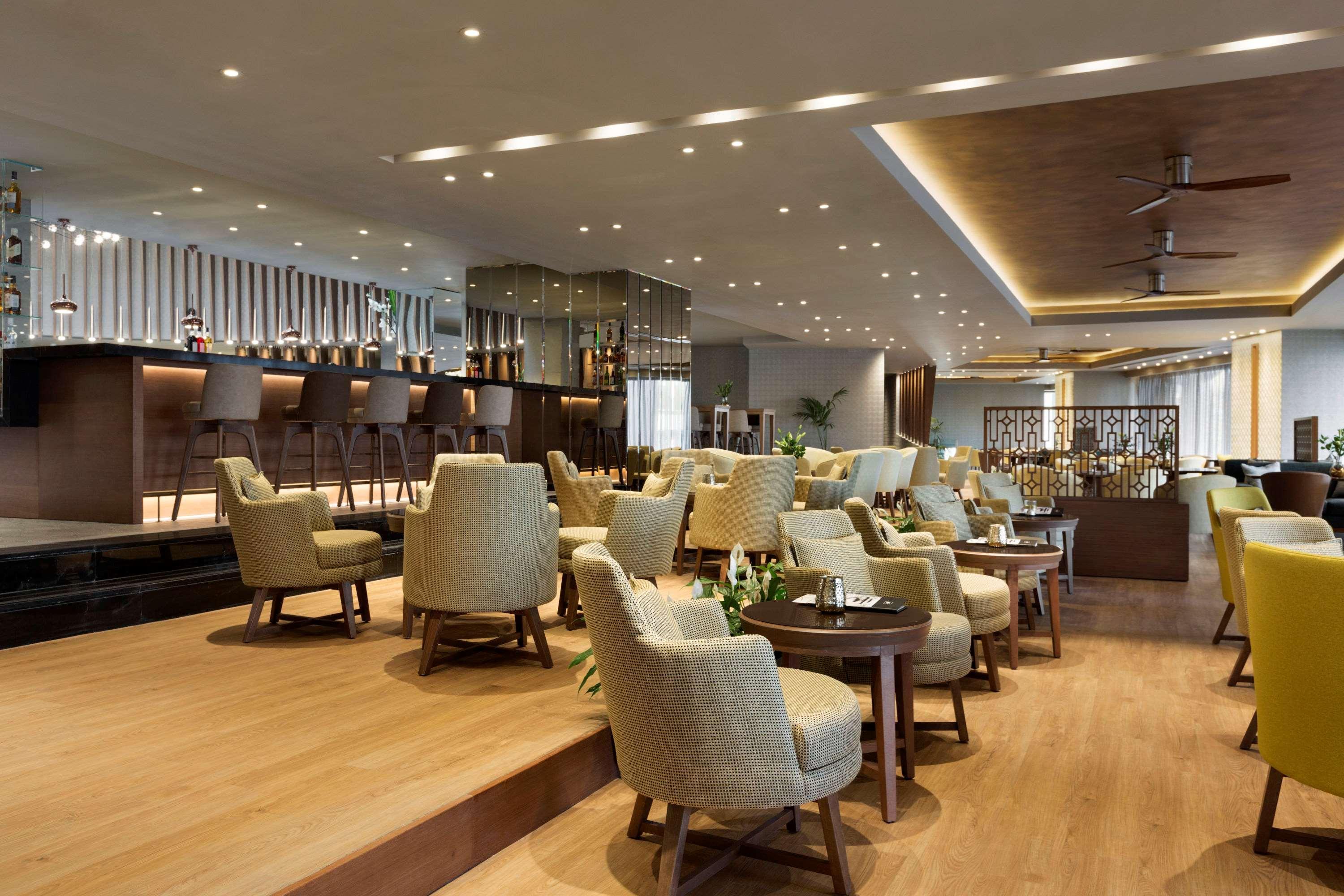 فندق ويندهام جراند أثينا المظهر الخارجي الصورة The lounge at the airport