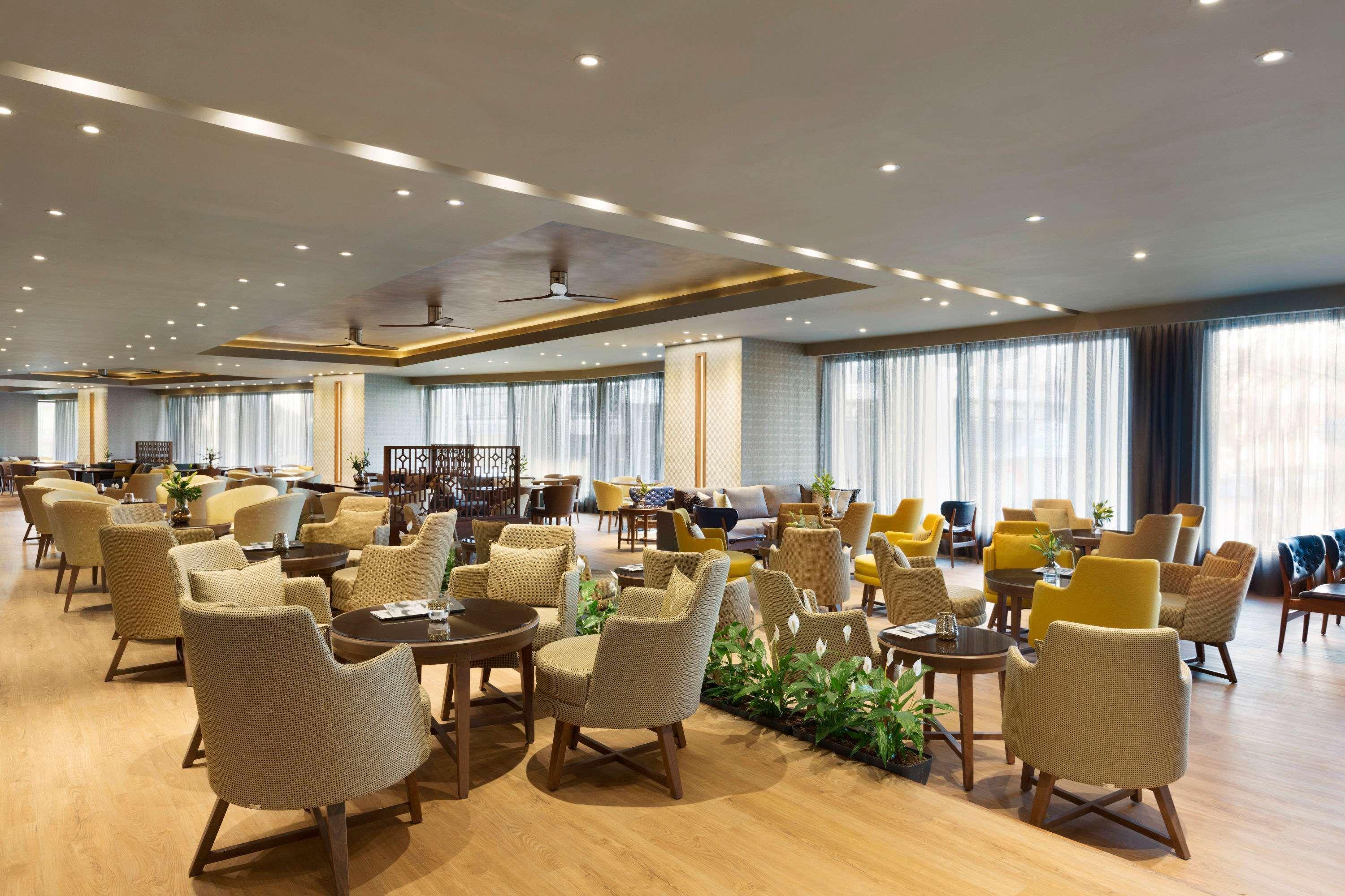 فندق ويندهام جراند أثينا المظهر الخارجي الصورة The lounge at the airport