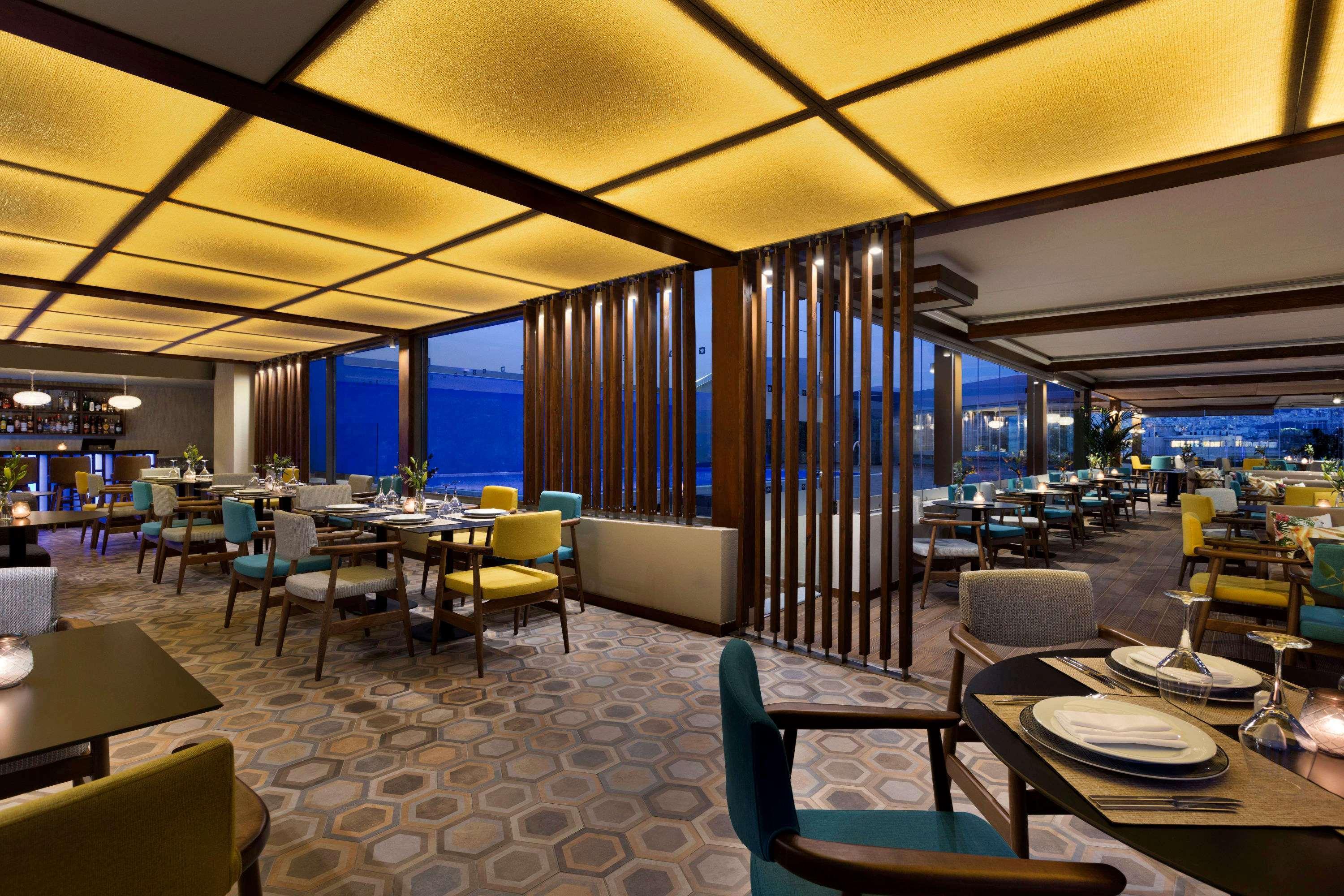 فندق ويندهام جراند أثينا المظهر الخارجي الصورة The restaurant